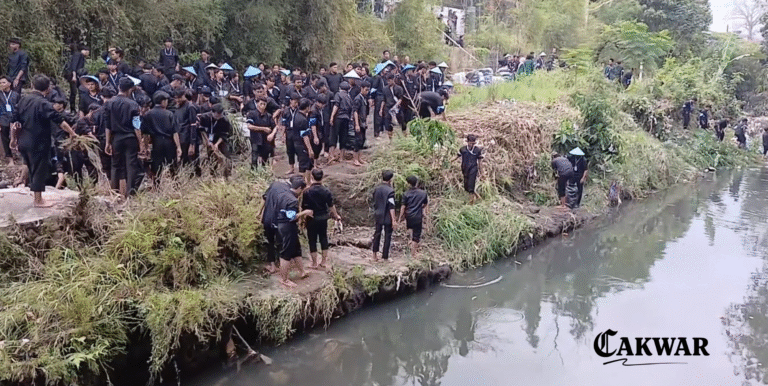 Mahasiswa Baru Turun ke Sungai Gajahwong: Semangat Hijau di Awal Perjalanan Kuliah