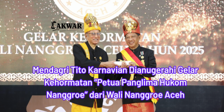 Mendagri Tito Karnavian Dianugerahi Gelar Kehormatan “Petua Panglima Hukom Nanggroe” dari Wali Nanggroe Aceh